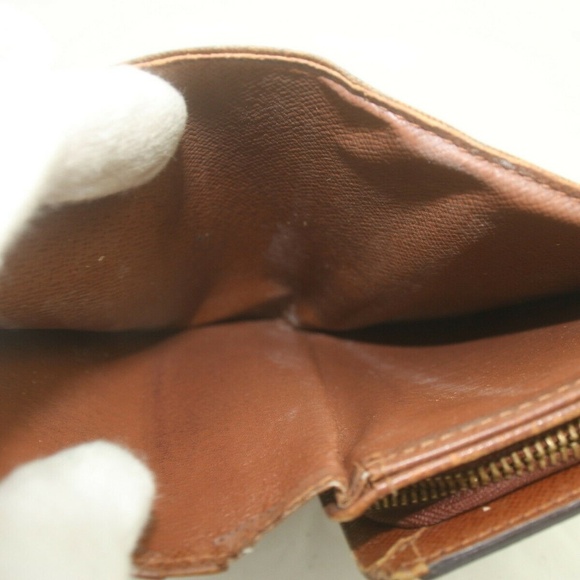 Louis Vuitton Monogram Wallet - Picture 6 of 8